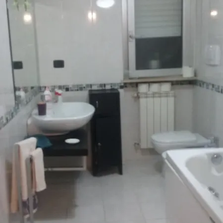 Modern With Jacuzzi In 55 M² Garden View Apartment Pescara